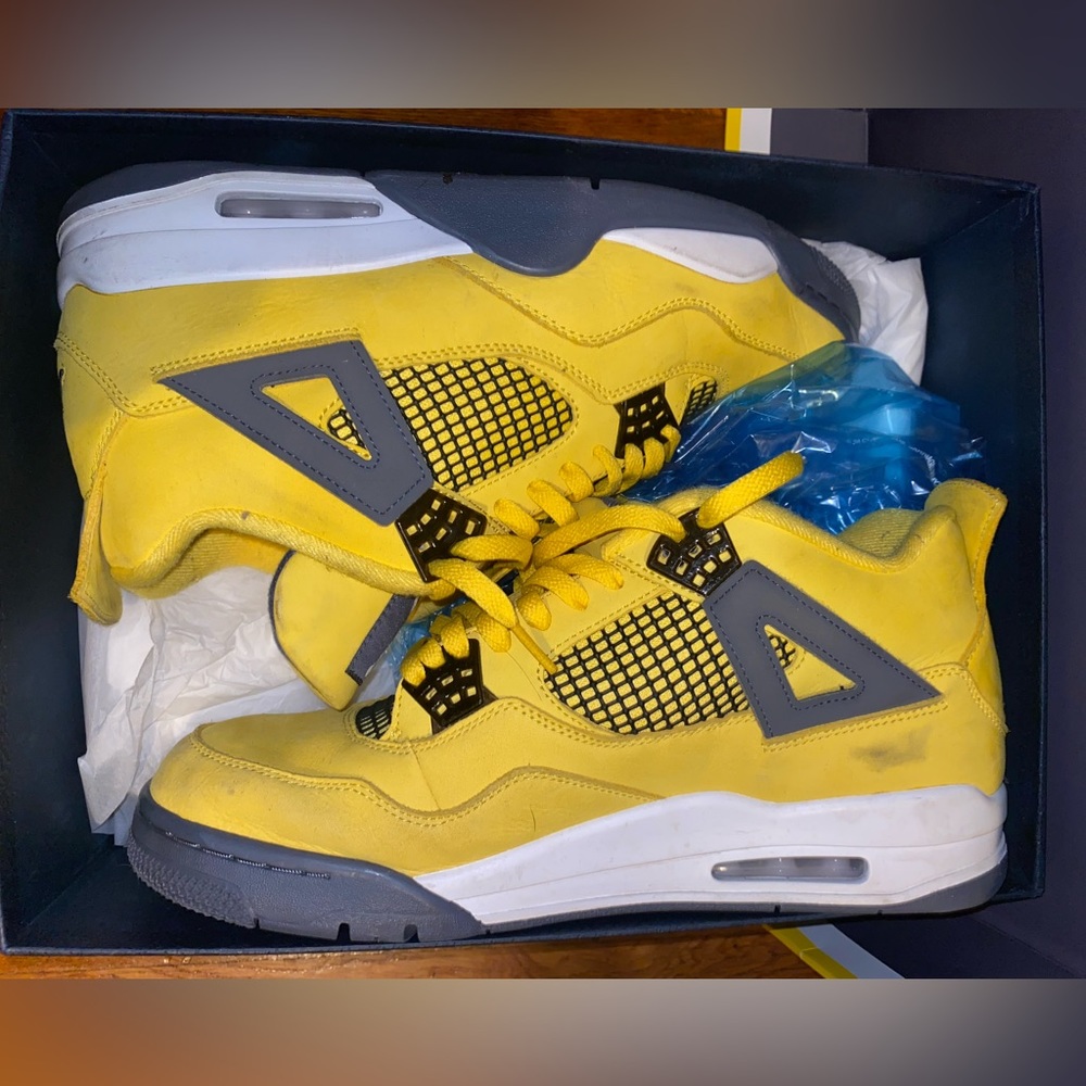 Jordan 4 Retro